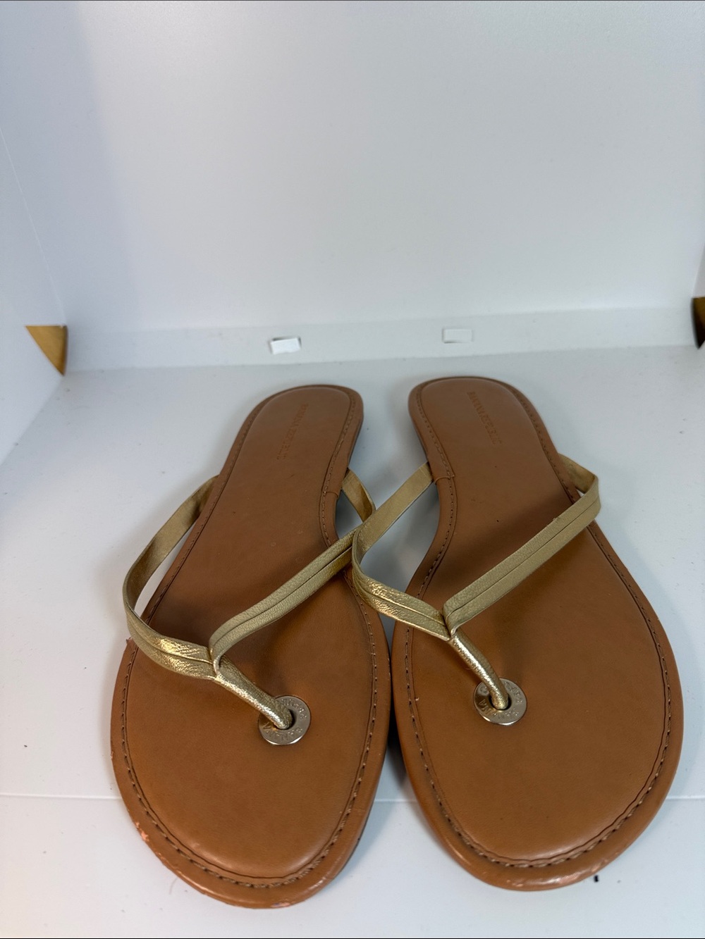 Banana Republic Gold Strap Tan Leather Flip Sandals